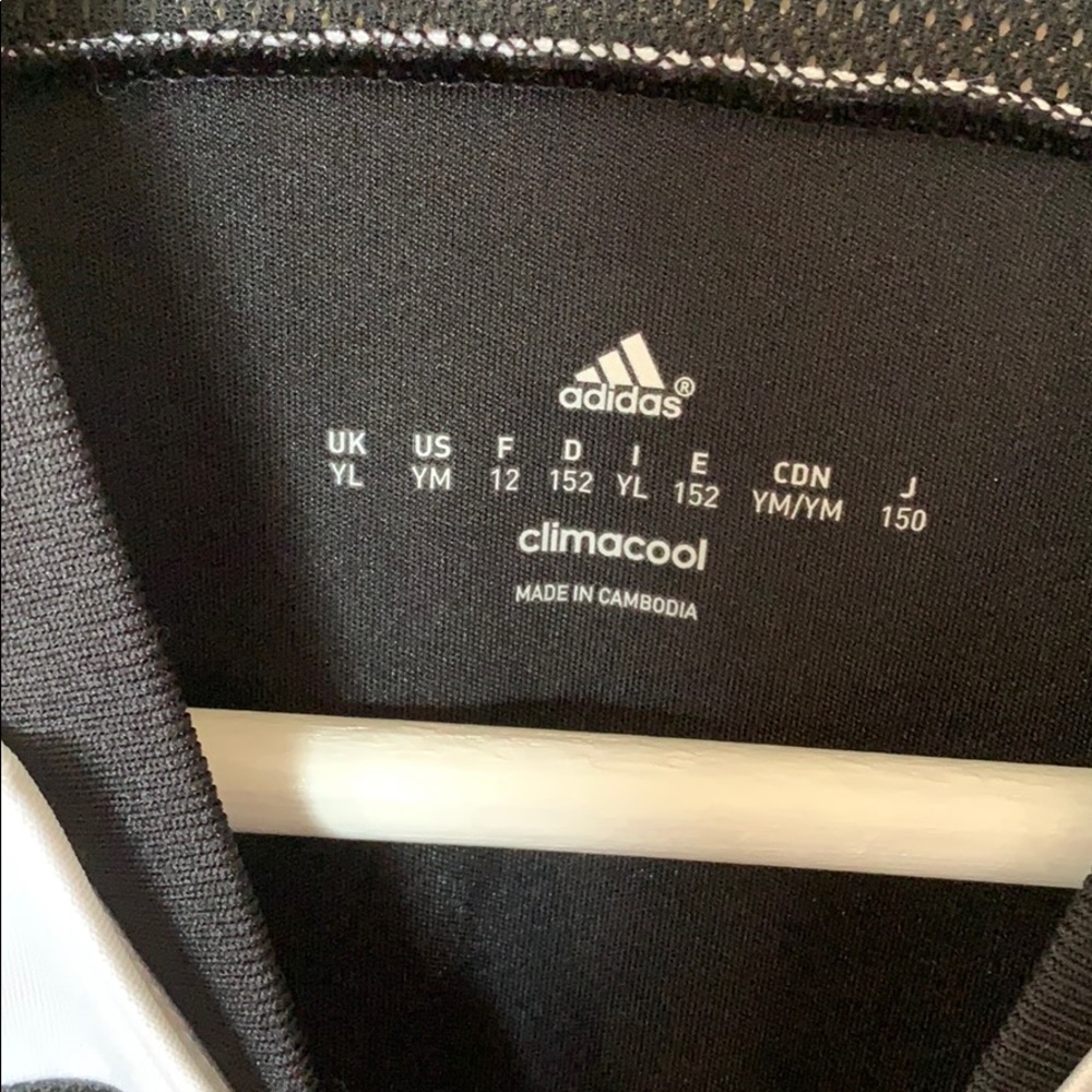 Boys adidas T-shirt - Picture 3 of 8